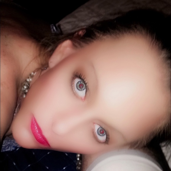 Meet your Posher, Sarah - Picture 2 of 5